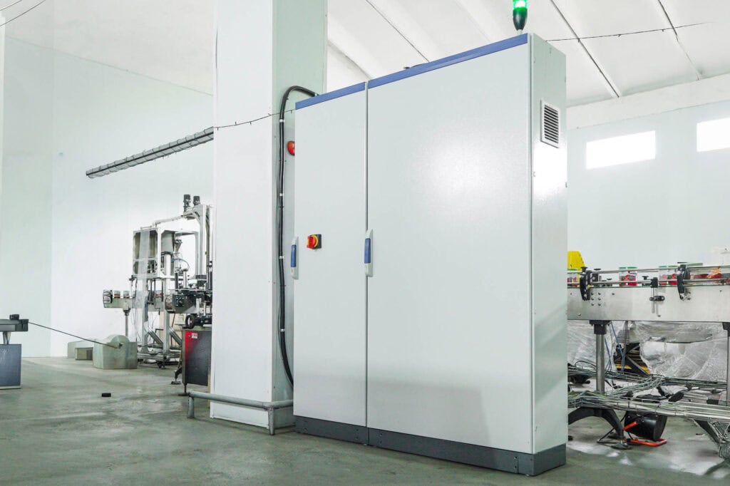 Dulapuri și panouri electrice personalizate, automatizare industrială, IESYS, WE Engineer