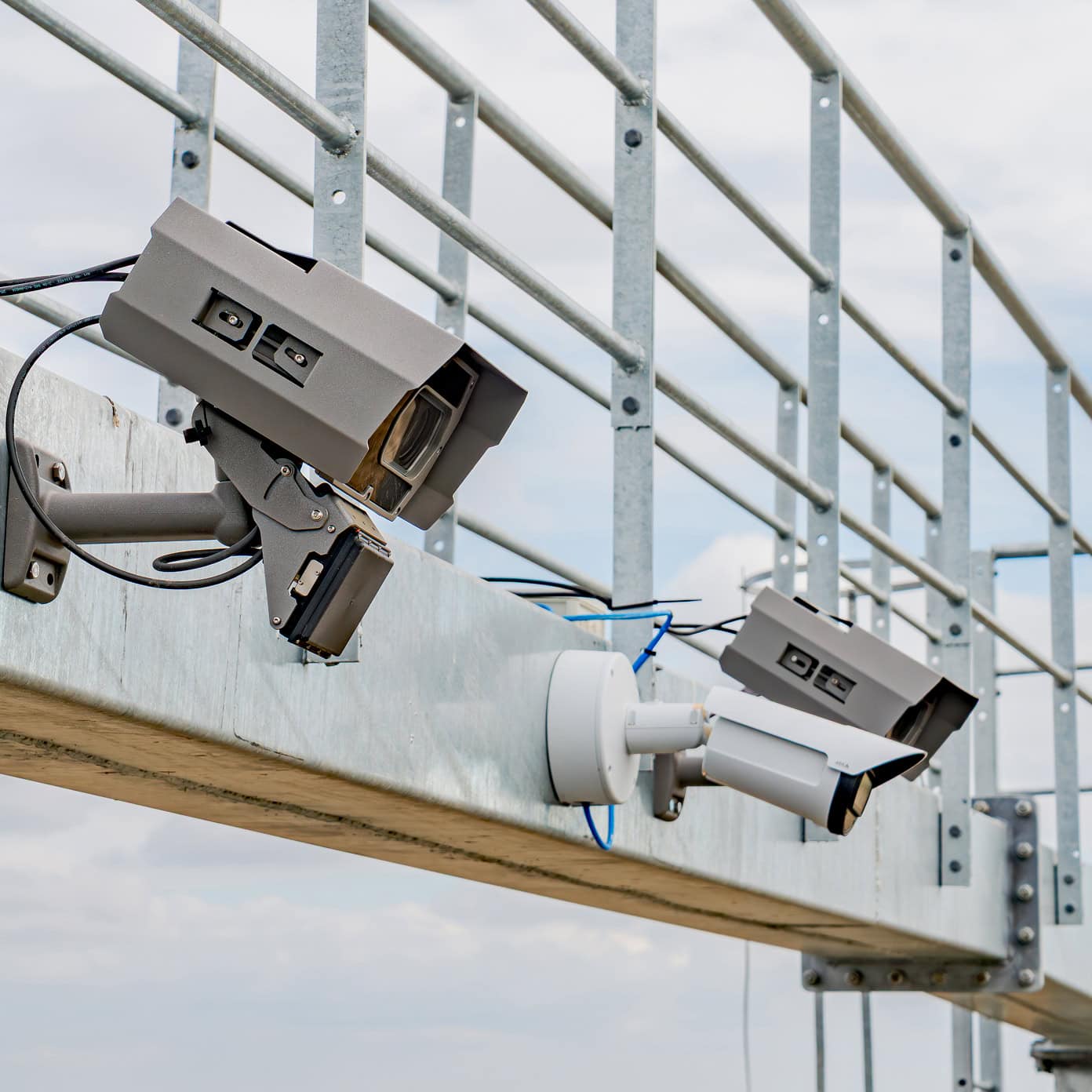 Soluții pentru aplicarea legii, Soluții de gestionare a traficului, IESYS, sisteme de control al vitezei